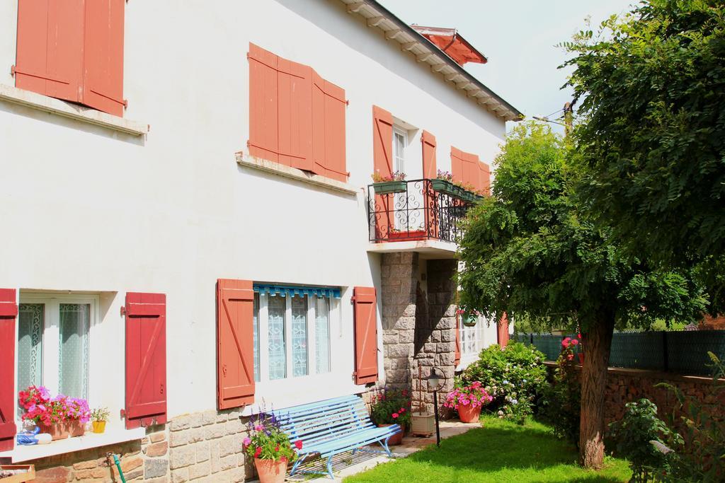 La Maison Des Chats Saint-Mary-le-Plain Exterior photo